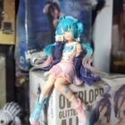 Miku sentada rosada - Imagen 1